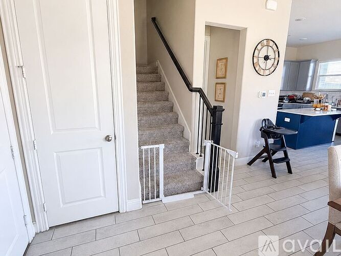 573 Hutchinson Lane 4 Beds Townhouse for Rent - Photo gallery 2