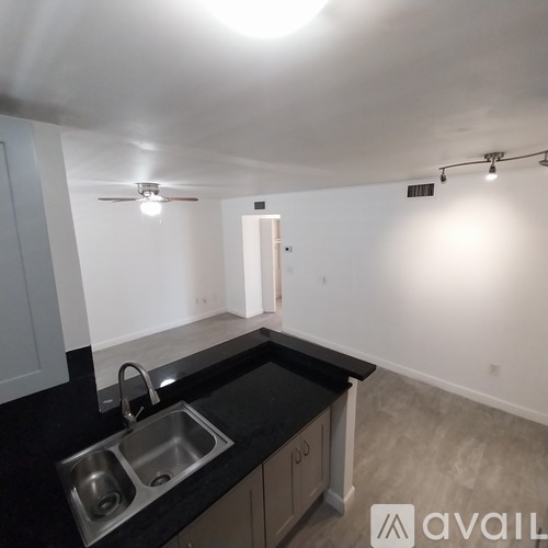 2441 SW 31st Ave 1 Apartment for Rent - Photo gallery 4