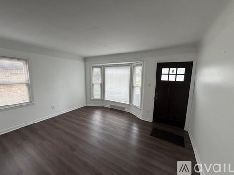116 Devillen Avenue 3 Beds Apartment for Rent