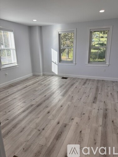 65 Ossipee Trail East 3 Beds Apartment for Rent - Photo gallery 4