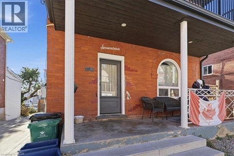 17 EBY Street S Unit# Upper 3 Beds Apartment for Rent