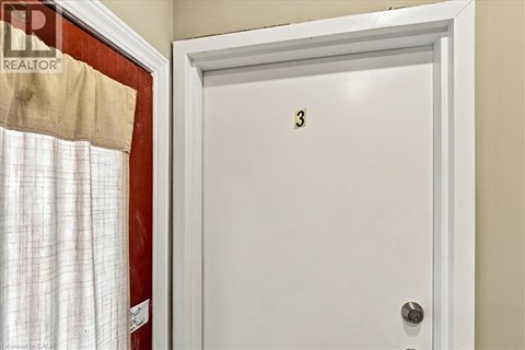 17 EBY Street S Unit# Upper 3 Beds Apartment for Rent