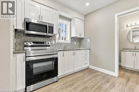 17 EBY Street S Unit# Upper 3 Beds Apartment for Rent