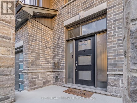 167 - 1061 EAGLETRACE DRIVE 3 Beds Apartment for Rent