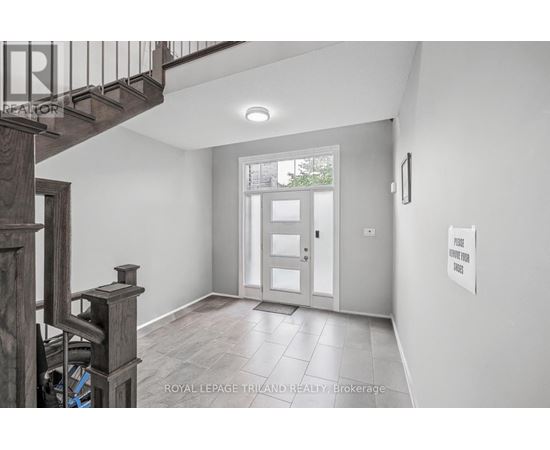 167 - 1061 EAGLETRACE DRIVE 3 Beds Condo, Home for Rent - Photo gallery 4