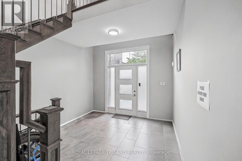 167 - 1061 EAGLETRACE DRIVE 3 Beds Apartment for Rent