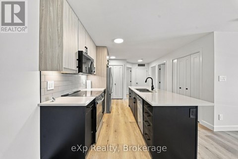 204 - 10 HILLSIDE MEADOW DRIVE 2 Beds Apartment for Rent