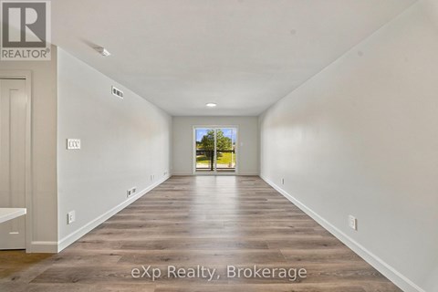 204 - 10 HILLSIDE MEADOW DRIVE 2 Beds Apartment for Rent