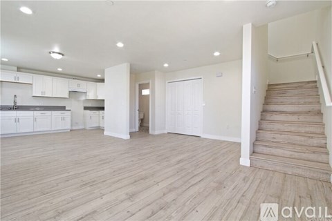10015 Baring Cross St 3 Beds Apartment for Rent