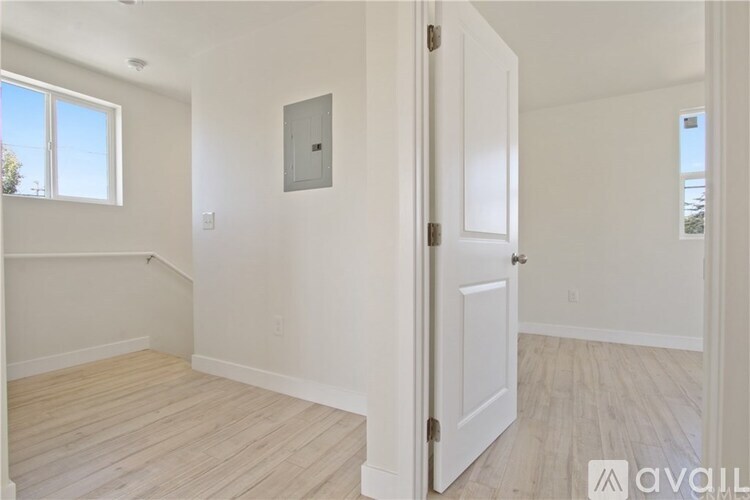 10015 Baring Cross St 3 Beds Single Family Home for Rent - Photo gallery 5