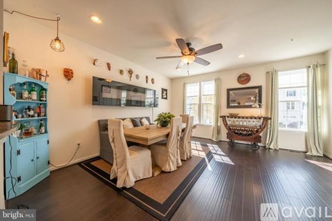 1827 Honeysuckle Ct 4 Beds Apartment for Rent