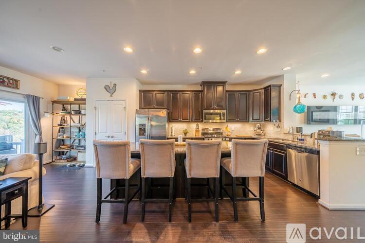 1827 Honeysuckle Ct 4 Beds Single Family Home for Rent - Photo gallery 5
