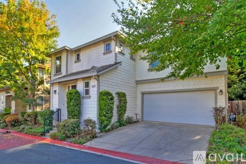 884 Holley Ct 3 Beds Apartment for Rent