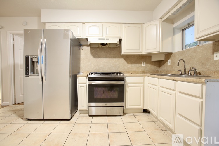 650 Allen Street Northeast 2 Beds Apartment for Rent - Photo gallery 2