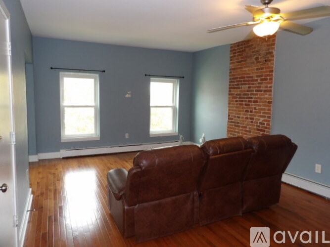 144 Cottage Street 1 Apartment for Rent - Photo gallery 5