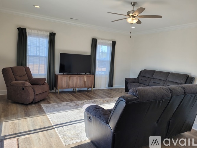 409 Bay Harbor Court 4 Beds Single Family Home for Rent - Photo gallery 3