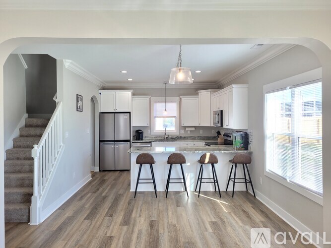 409 Bay Harbor Court 4 Beds Single Family Home for Rent - Photo gallery 4