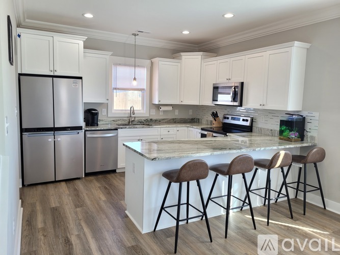 409 Bay Harbor Court 4 Beds Single Family Home for Rent - Photo gallery 5