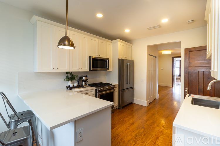 416 Pleasant Street 3 Beds Apartment for Rent - Photo gallery 3