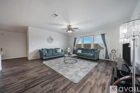 2800 Evergreen Trail 3 Beds Apartment for Rent