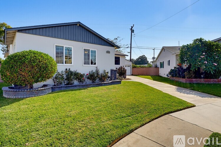 6137 Bigelow Street 3 Beds Single Family Home for Rent - Photo gallery 2