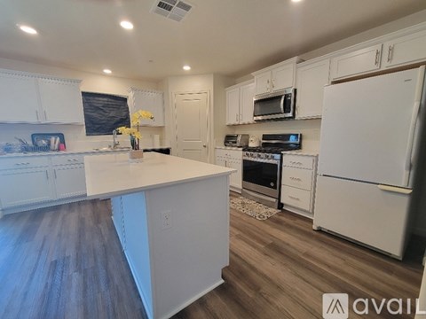 675 Veronica St 4 Beds Apartment for Rent