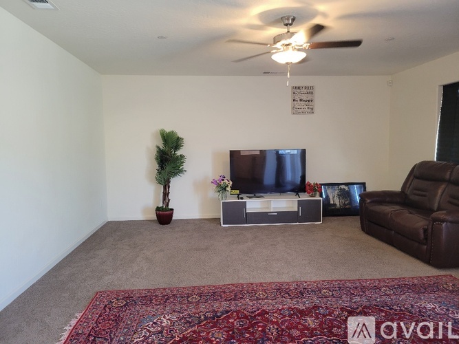 675 Veronica St 4 Beds Single Family Home for Rent - Photo gallery 4