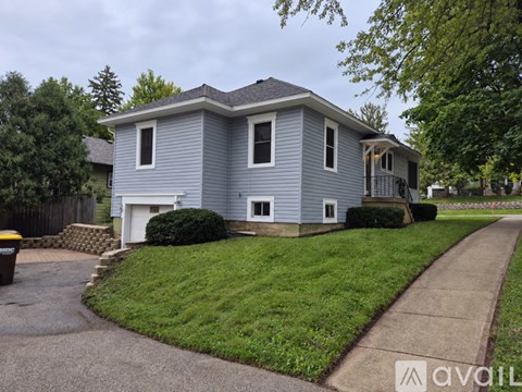 610 Lawndale Ave 4 Beds Apartment for Rent