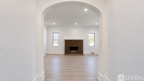 610 Lawndale Ave 4 Beds Apartment for Rent