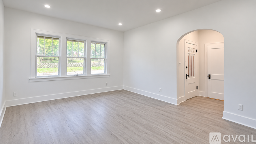 610 Lawndale Ave 4 Beds Single Family Home for Rent - Photo gallery 4