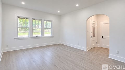 610 Lawndale Ave 4 Beds Apartment for Rent