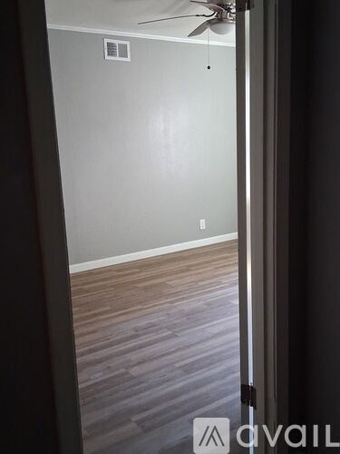 802 Sullenberger Ave 4 Beds Apartment for Rent