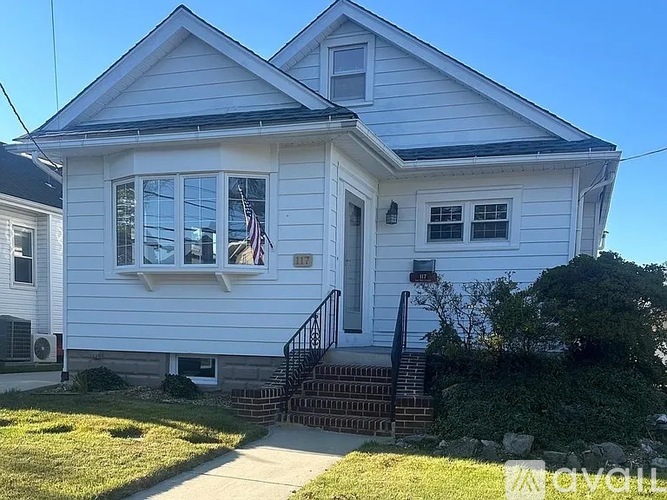 117 East Holly 3 Beds Single Family Home for Rent - Photo gallery 1