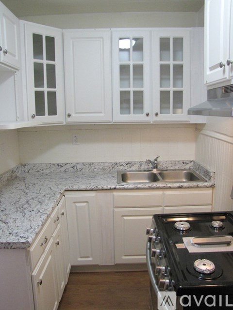 115 N Bedford St 3 Beds Apartment for Rent
