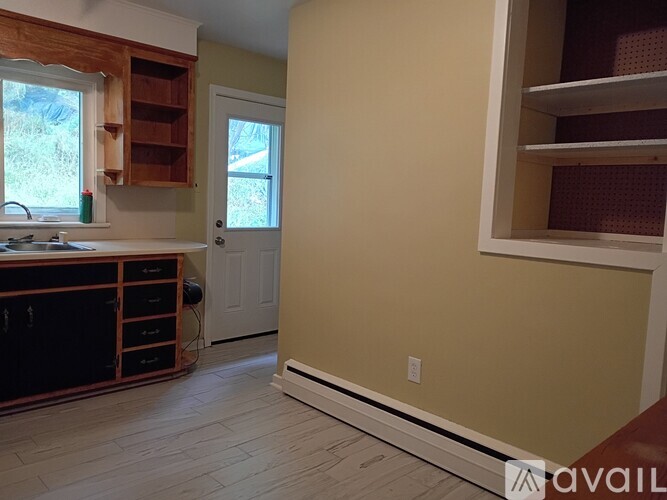 515 Cedar Street 3 Beds Single Family Home for Rent - Photo gallery 3
