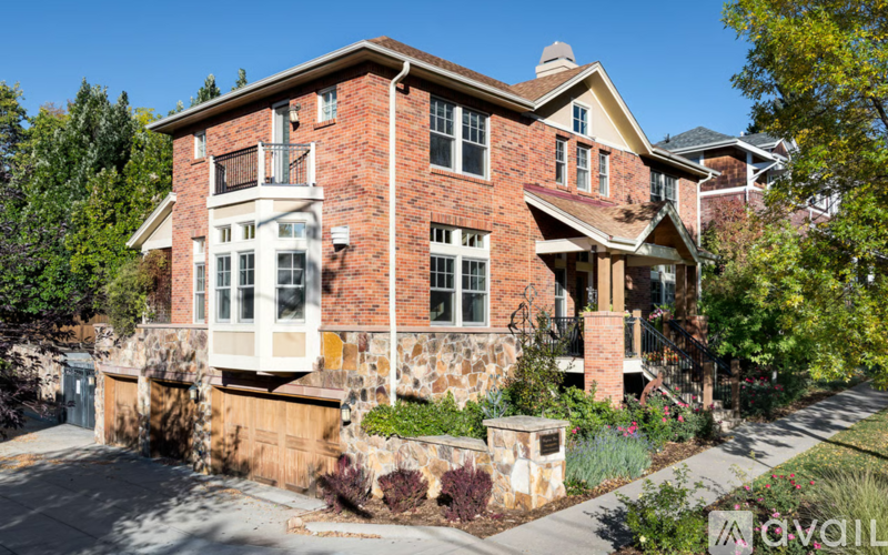 2125 11th Street 4 Beds Single Family Home for Rent - Photo gallery 2