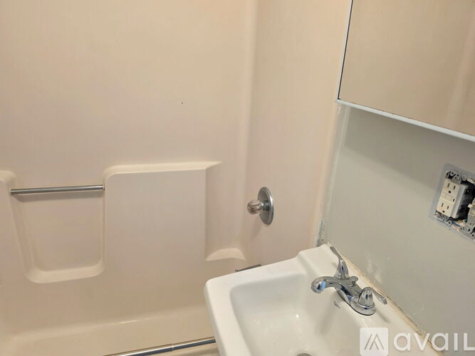 319 E College St 3 Beds Apartment for Rent - Photo gallery 3