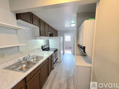 319 E College St 3 Beds Apartment for Rent