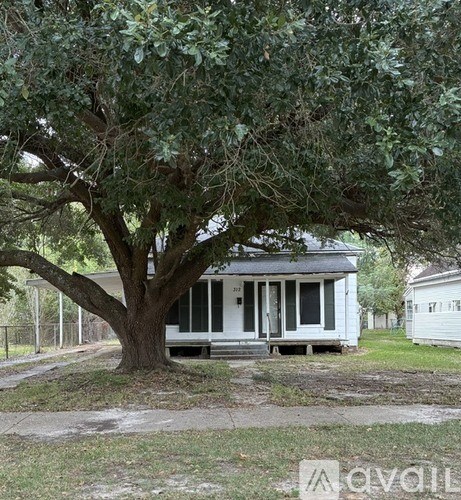 312 N Royal St 3 Beds Apartment for Rent
