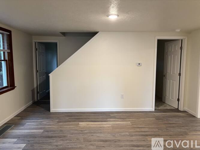 20 W 5th St 4 Beds Single Family Home for Rent - Photo gallery 3