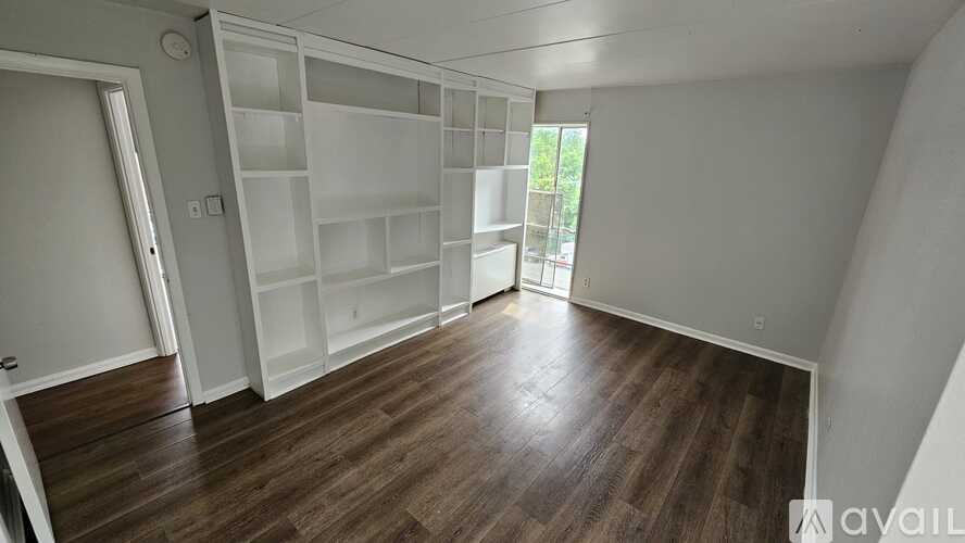 6011 Emerson St 2 Beds Apartment for Rent - Photo gallery 3