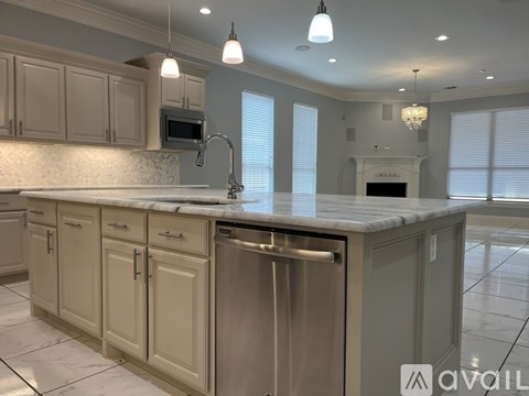 337 Lucille St 4 Beds Apartment for Rent