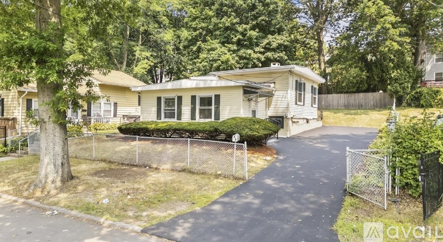 48 Victory Drive 3 Beds Single Family Home for Rent - Photo gallery 1