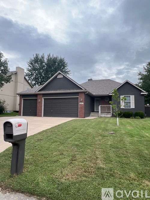 1307 SE Scenic Dr 3 Beds Single Family Home for Rent - Photo gallery 1