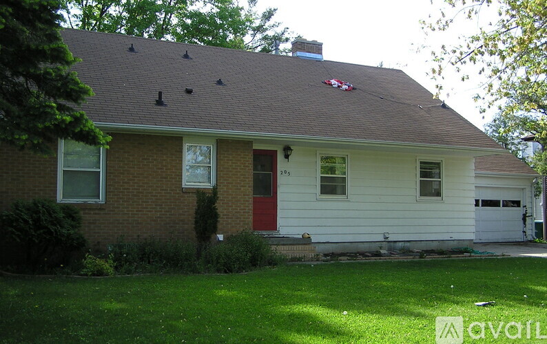 205 Beedle Dr 6 Beds Single Family Home for Rent - Photo gallery 1