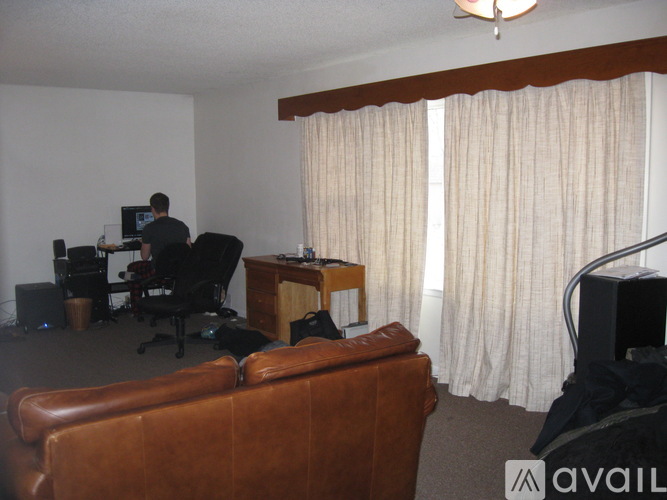 205 Beedle Dr 6 Beds Single Family Home for Rent - Photo gallery 3