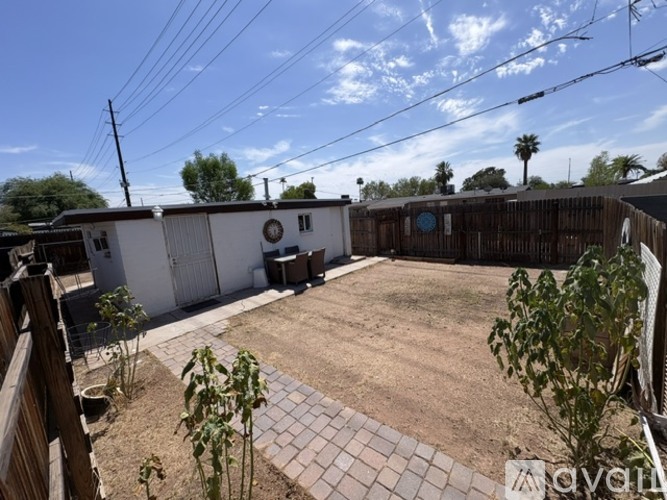 3607 West Meadowbrook Avenue Studio Single Family Home for Rent - Photo gallery 1