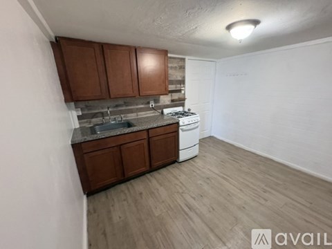 3607 West Meadowbrook Avenue Studio Apartment for Rent