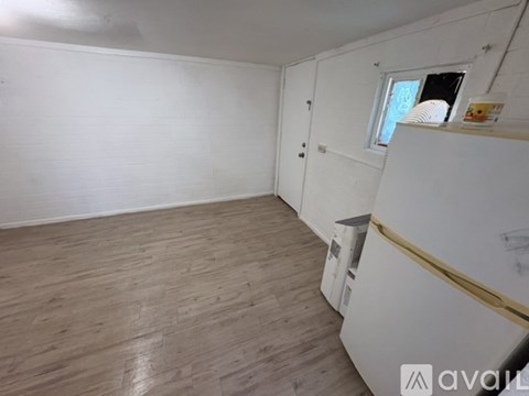 3607 West Meadowbrook Avenue Studio Apartment for Rent