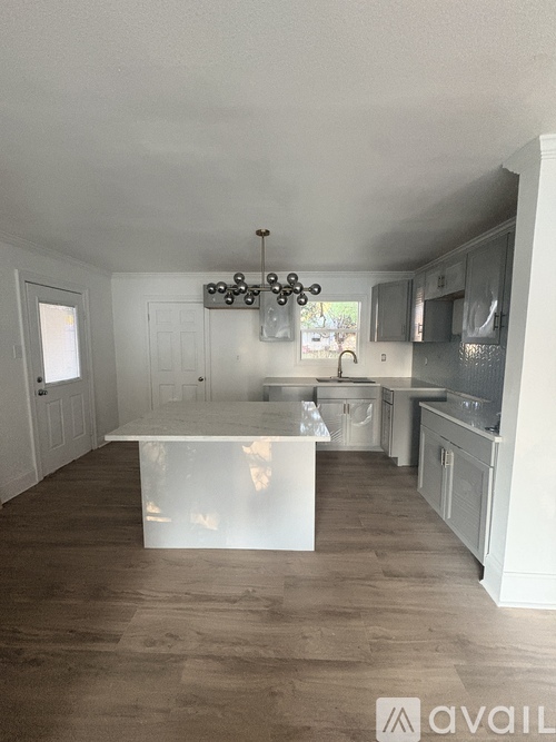 706 Lang St 3 Beds Single Family Home for Rent - Photo gallery 4